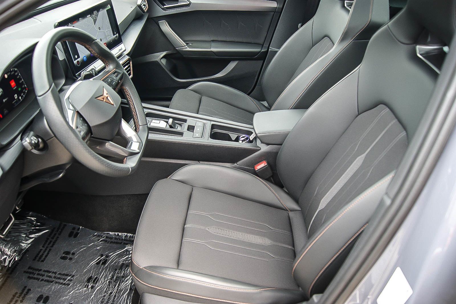 Fahrzeugabbildung CUPRA Leon Sportstourer e-Hybrid PANORAMA CARPLAY ACC