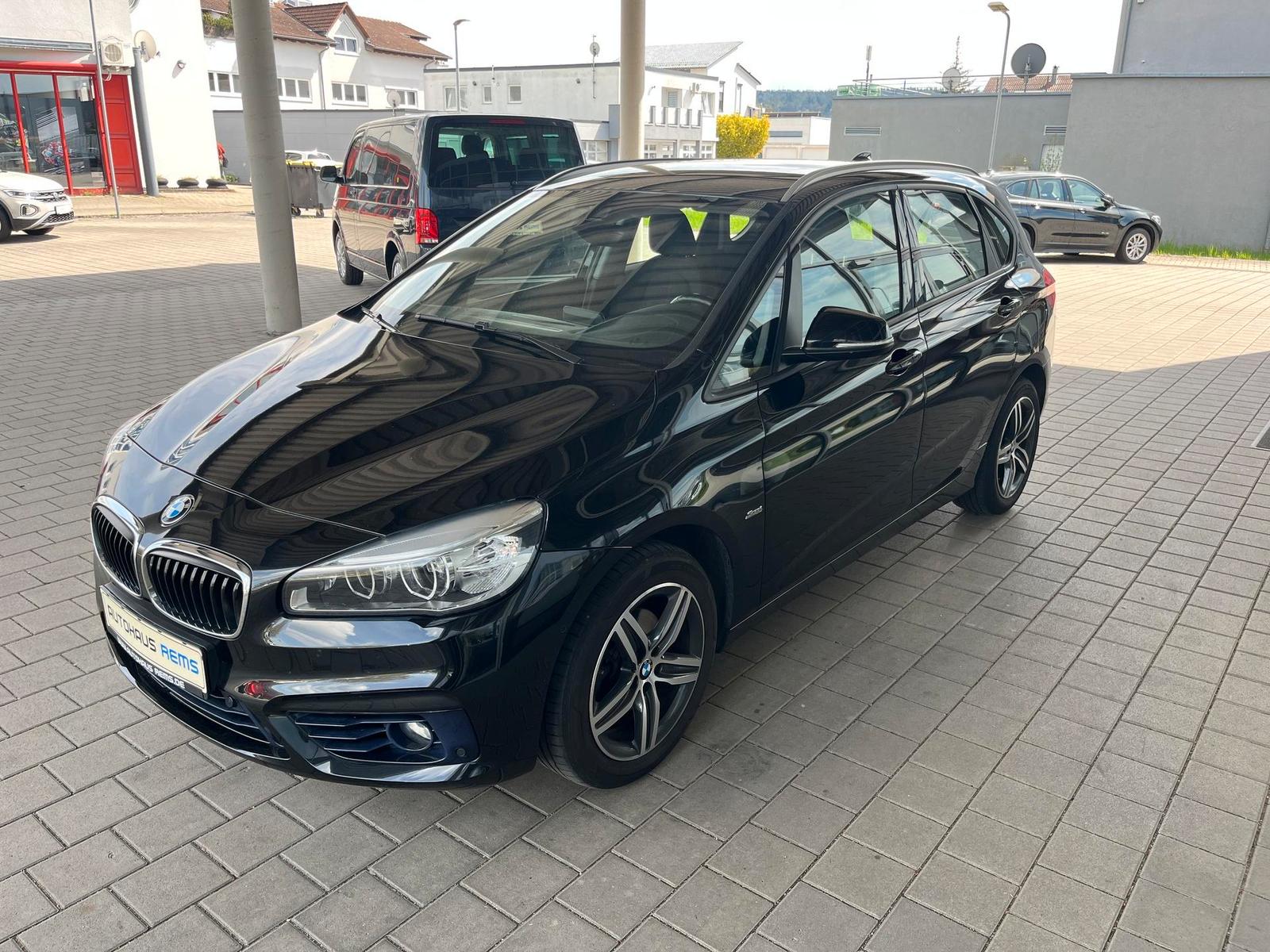 BMW 218i Active Tourer Klimaauto, Einparkhi, AHK
