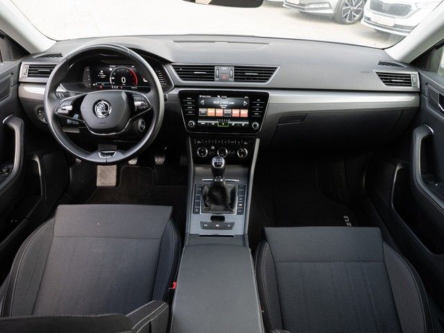 Superb Combi 2.0 TDI Style AHK+360°+MATRIX+NAVI