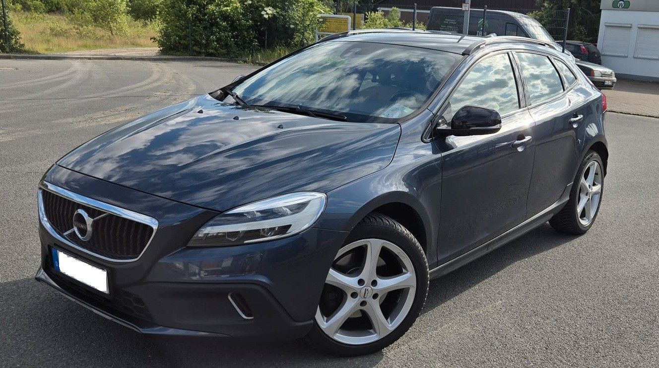 VOLVO V40 CC