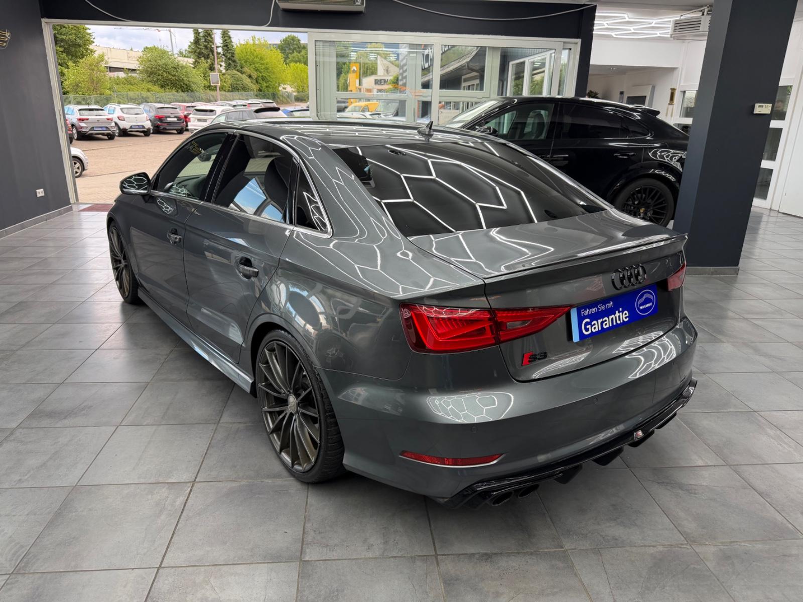 Audi S3 Lim. 2.0 TFSI quattro*Navi*Sportsitze*B&O*PDC