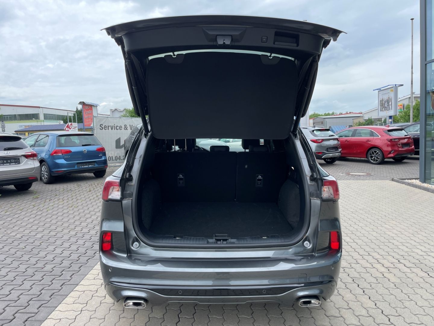 Fahrzeugabbildung Ford Kuga ST-Line X LED B&O elek Sitze und Heckkl