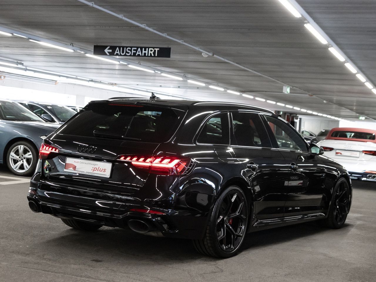 Audi RS4 Avant TFSI quattro Competition Keyless B&O foto 6