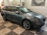 Skoda Octavia Combi 2,0 TDI DSG,Scout,4x4/Kamera/SH - Skoda Octavia Gebrauchtwagen in Hamburg