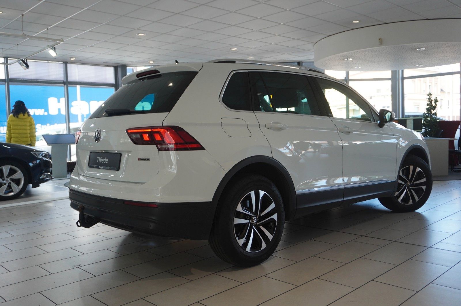 Fahrzeugabbildung Volkswagen Tiguan 2.0 TSI UNITED 4M DSG NAVI/LED/ACC/SH/AHK
