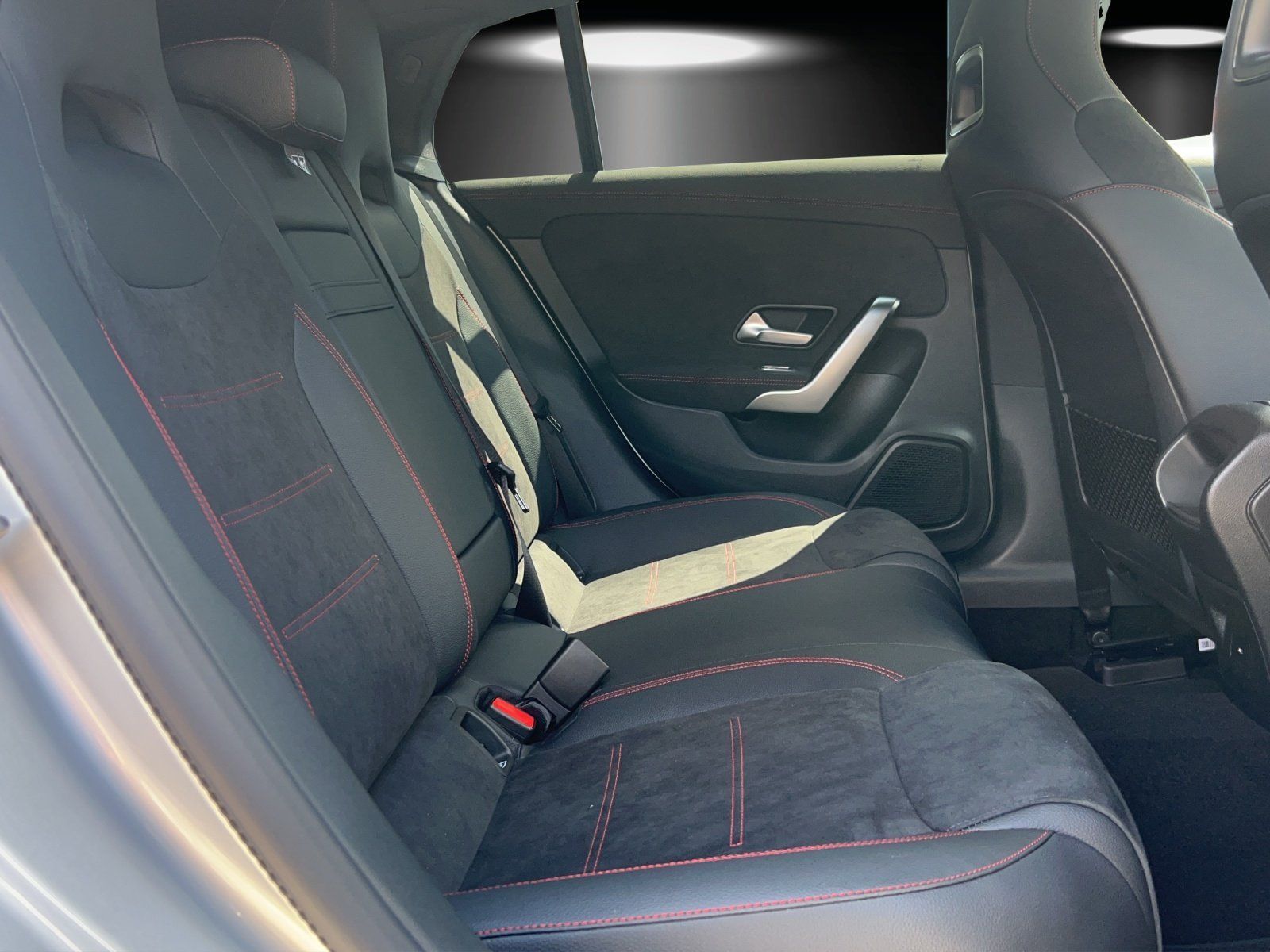 Fahrzeugabbildung Mercedes-Benz CLA 200 d Shooting Brake AMG Pano DISTRO 360 Key