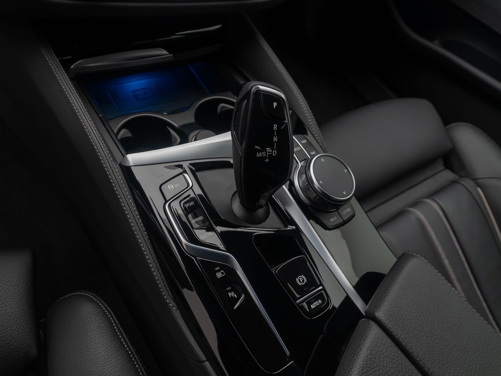 Fahrzeugabbildung BMW 530e M Sport DAB Laser H/K AHK Kamera HUD Komfor