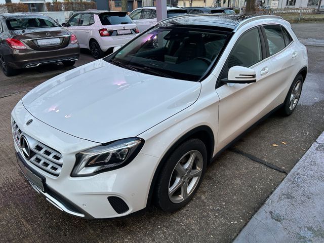 Fahrzeugabbildung Mercedes-Benz GLA 220 d Automatik+Panorama+Kamera+Navi+SHZ+BT+