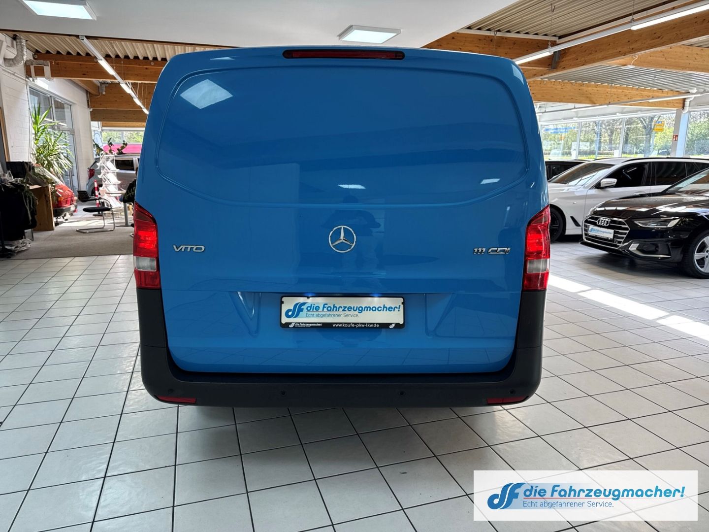 Fahrzeugabbildung Mercedes-Benz Vito Kasten 111 CDI FWD lang BlueTEC  SHZ Parkle