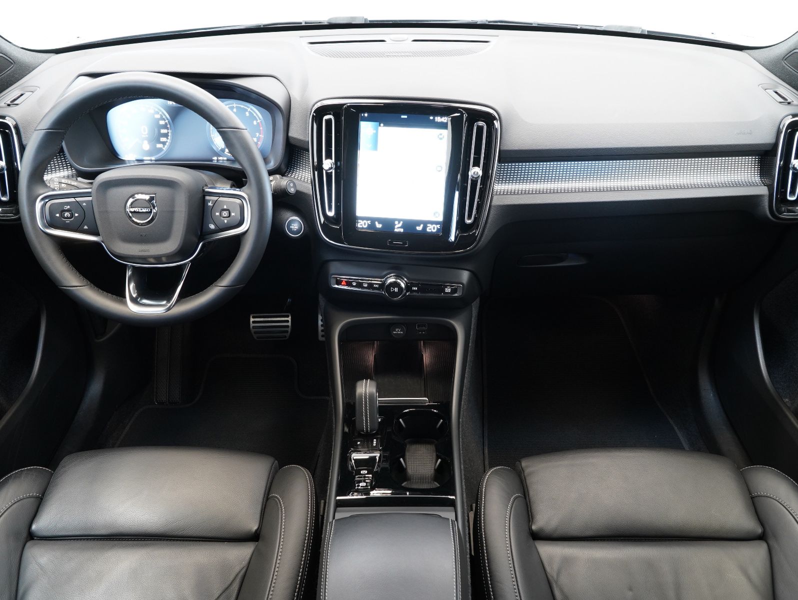 Fahrzeugabbildung Volvo XC40 B4 B R Design LED/NAVI/ACC/LEDER/360°