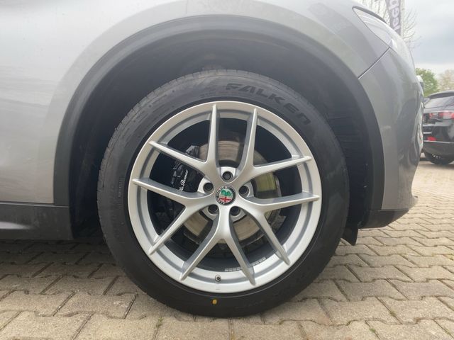 Stelvio 2.0 Turbo 16V First Edition Q4