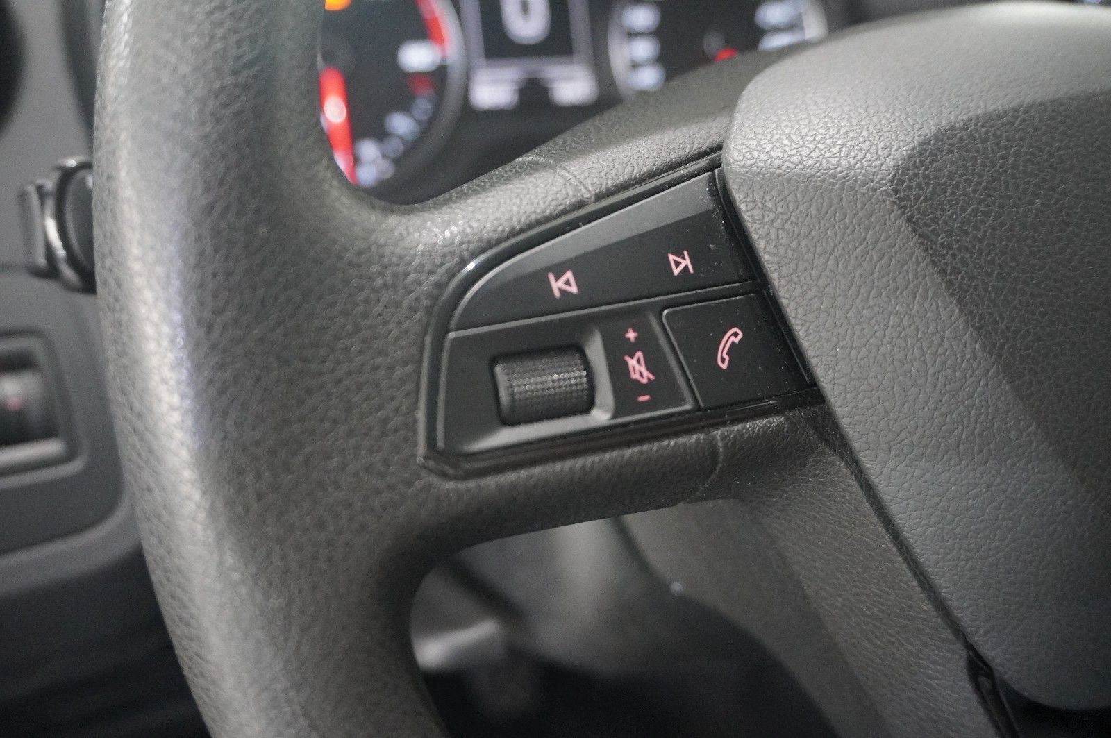 Fahrzeugabbildung SEAT Ibiza 1.4 TDI STYLE 5-TÜR NAVI/TEMP./PDC/NEBEL