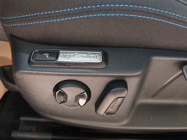 Passat Variant GTE *ACC*Navi*Ergo*AHK*Kamera*18"