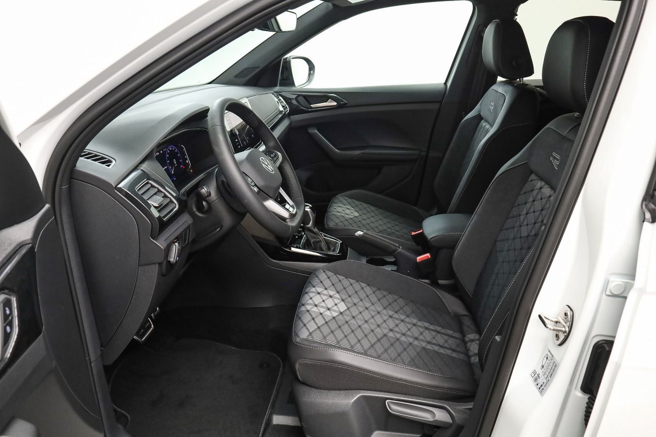 Volkswagen T-Cross - Bild 8