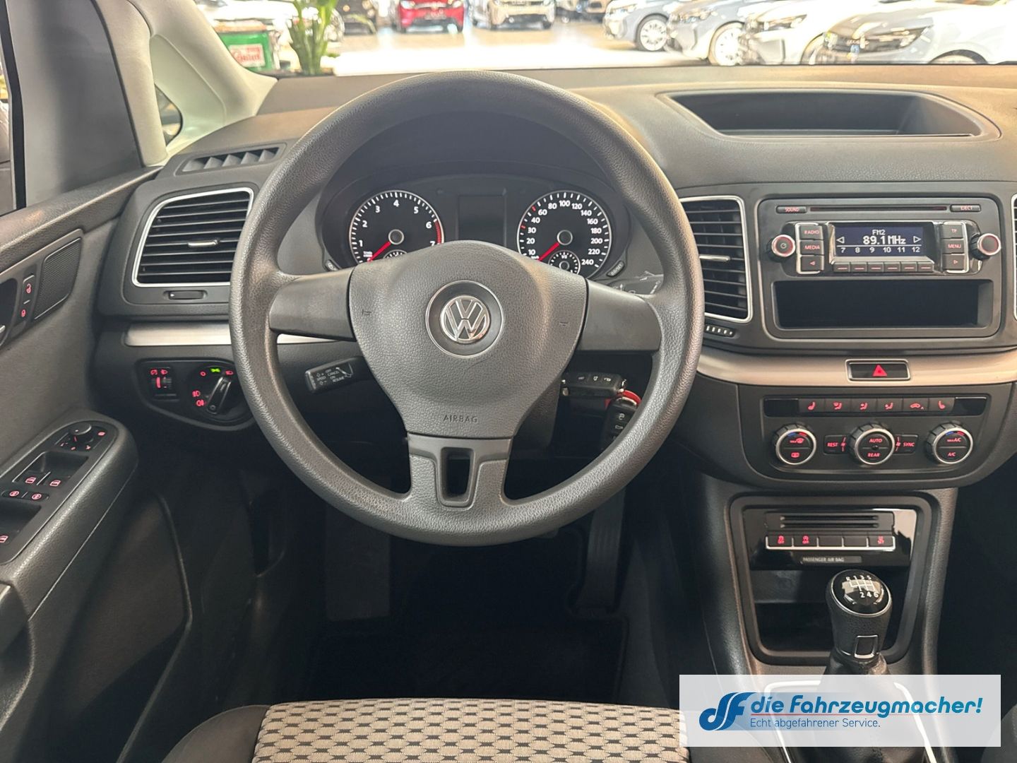 Fahrzeugabbildung Volkswagen Sharan Trendline BMT Dyn. Kurvenlicht Mehrzonenk