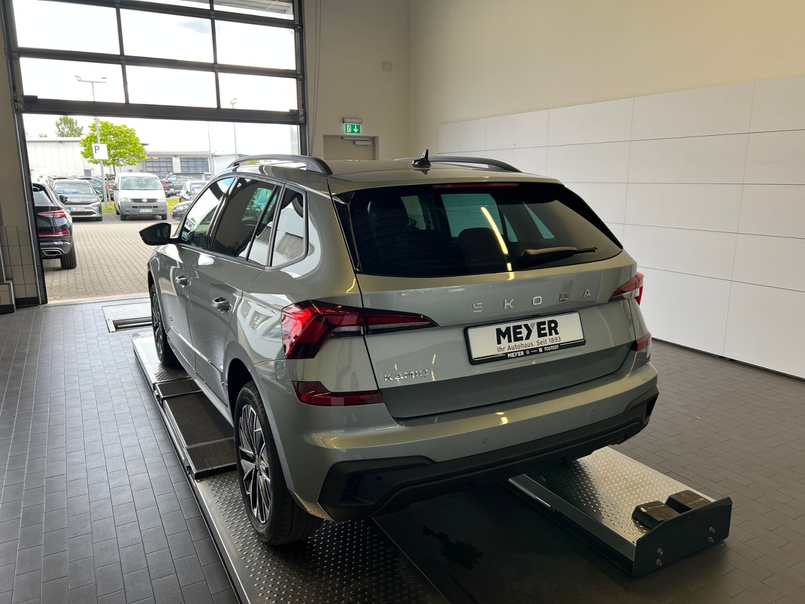 Fahrzeugabbildung SKODA Kamiq Balance 1.0 TSI DSG *Black Style,AHK,Matri