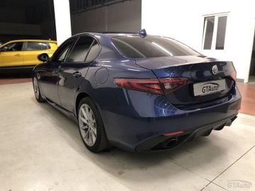 Alfa-Romeo Giulia - 5