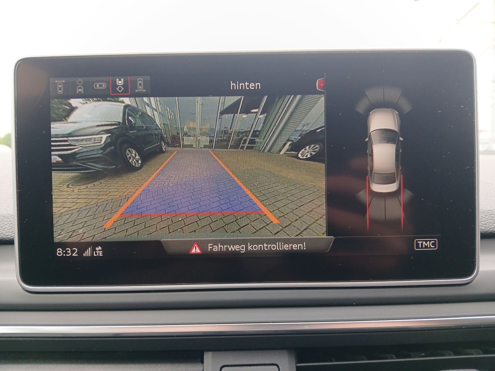 Fahrzeugabbildung Audi A4 TFSI sport S-Line-Black LED AHK Navi AVC ACC
