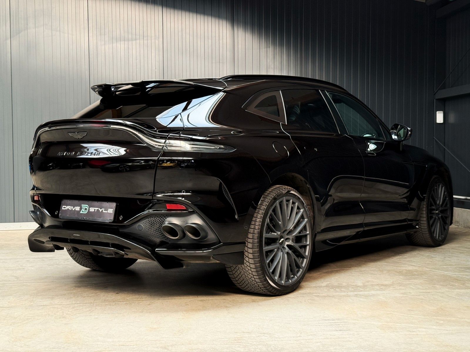 Fahrzeugabbildung Aston Martin DBX 4.0 V8 DBX707 + 2.Hand + Top Geplfegt