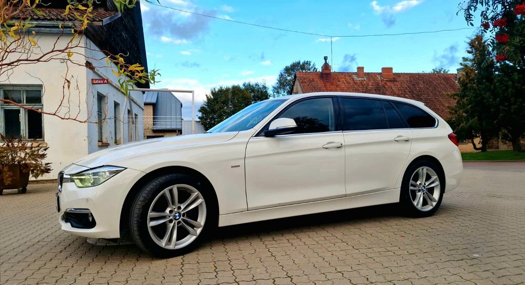 Image of BMW 320