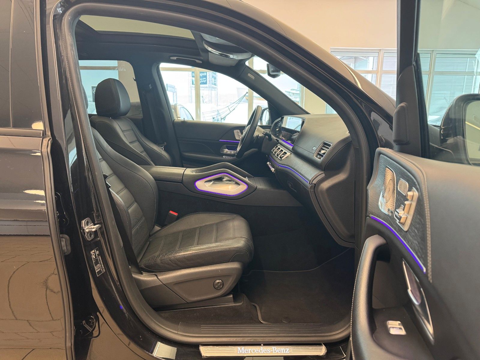 Fahrzeugabbildung Mercedes-Benz GLE 400d 4M+AMG+Pano+AIrM+Burm+360