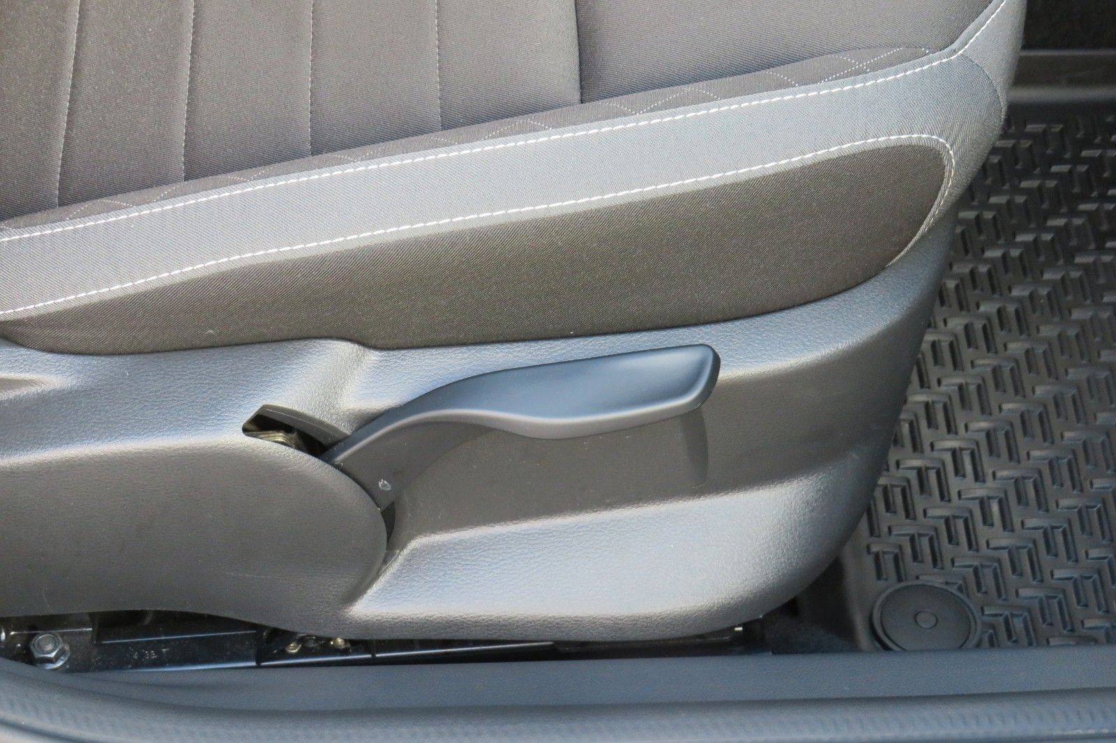 Fahrzeugabbildung SKODA Fabia Combi Ambition SITZH. GRA PDC NAVI APP 1.H