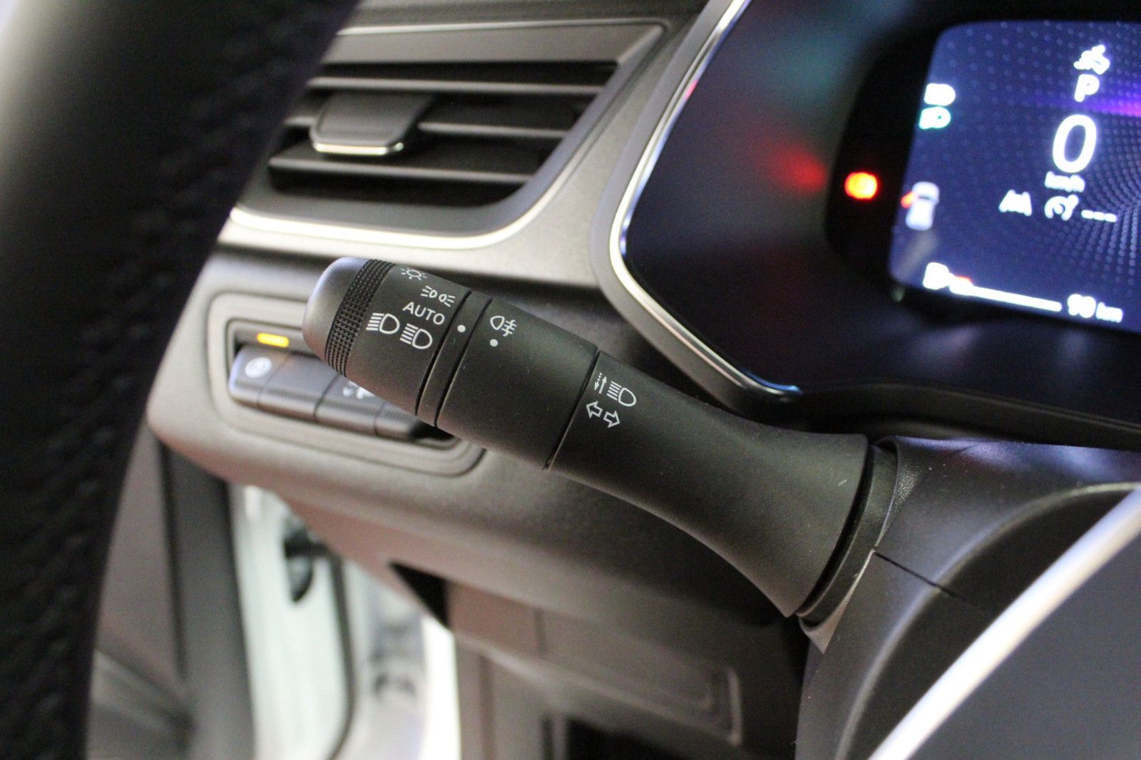 Fahrzeugabbildung Renault Captur Mild Hybrid 160 EDC Techno *Ganzjahresrei