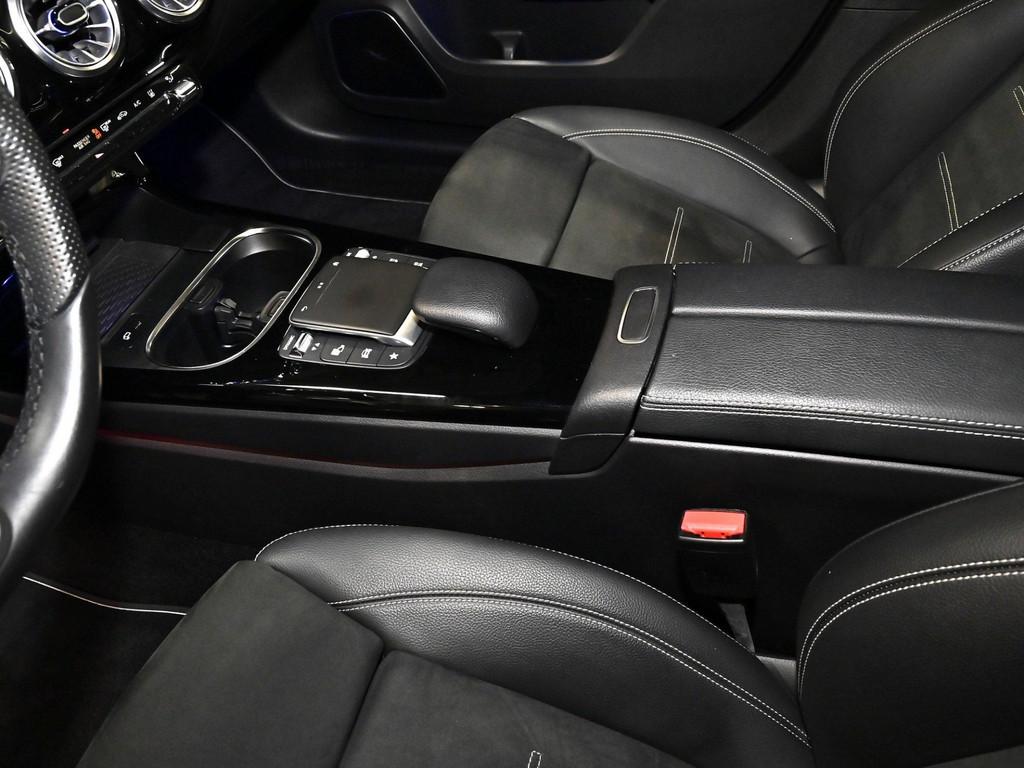 Mercedes-Benz A 250 e Lim AMG Line NIGHT PANO LED NAVI KAMERA