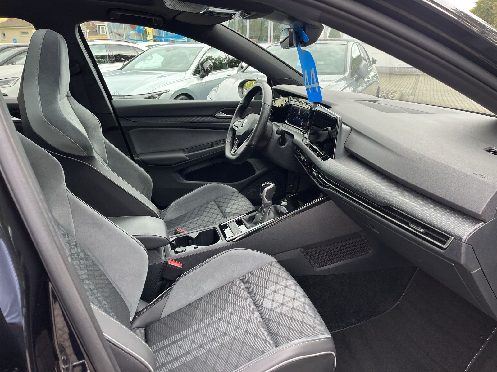 Golf VIII Variant R-Line, Pano, Navi