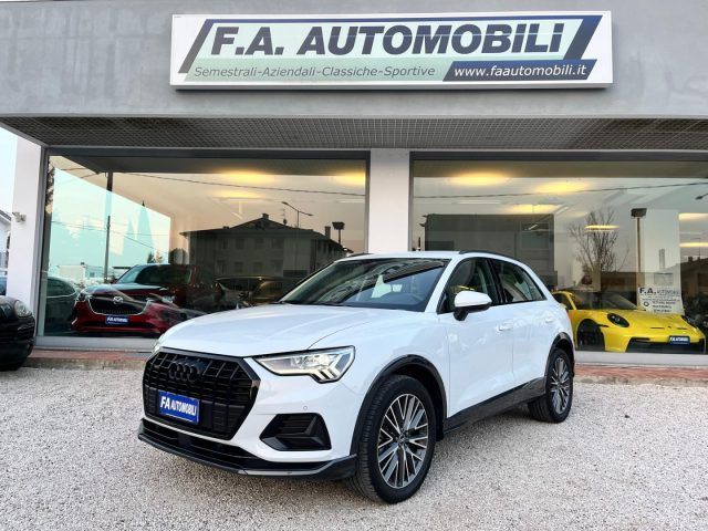 Audi AUDI Q3 40 TDI quattro S tronic Business Advance