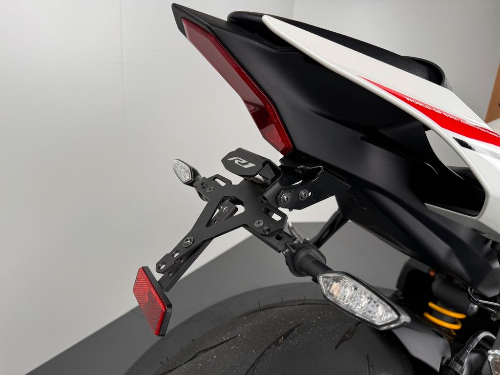 Fahrzeugabbildung Yamaha YZF-R1 WGP *AKRAPOVIC *NEUWERTIG