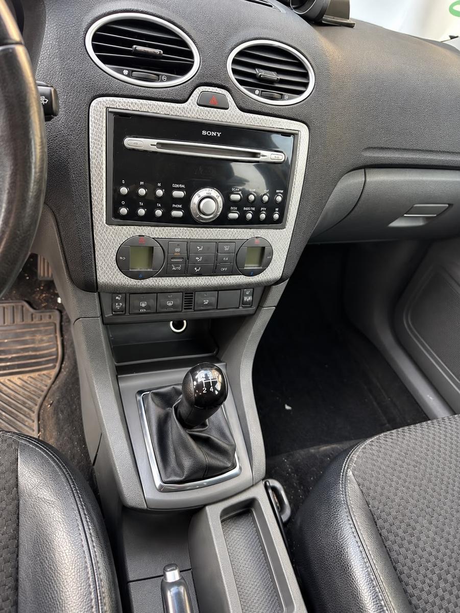 Ford Focus 2006 — photo 8