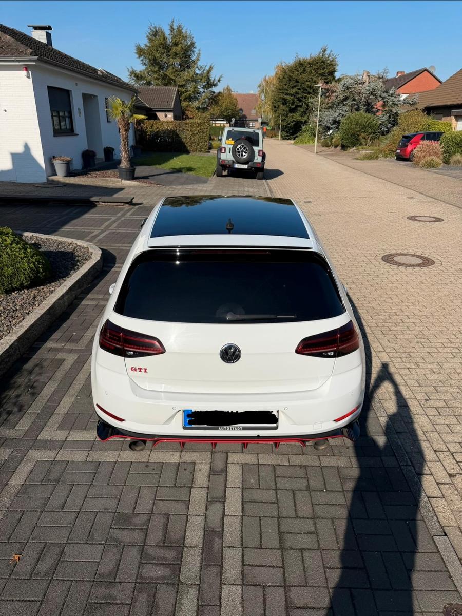 Volkswagen Golf VII GTI TCR Garantie, Akrapovic, ACC, Navi