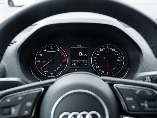 Q2 35 TFSI GJR+NAVI+SZH-VORNE