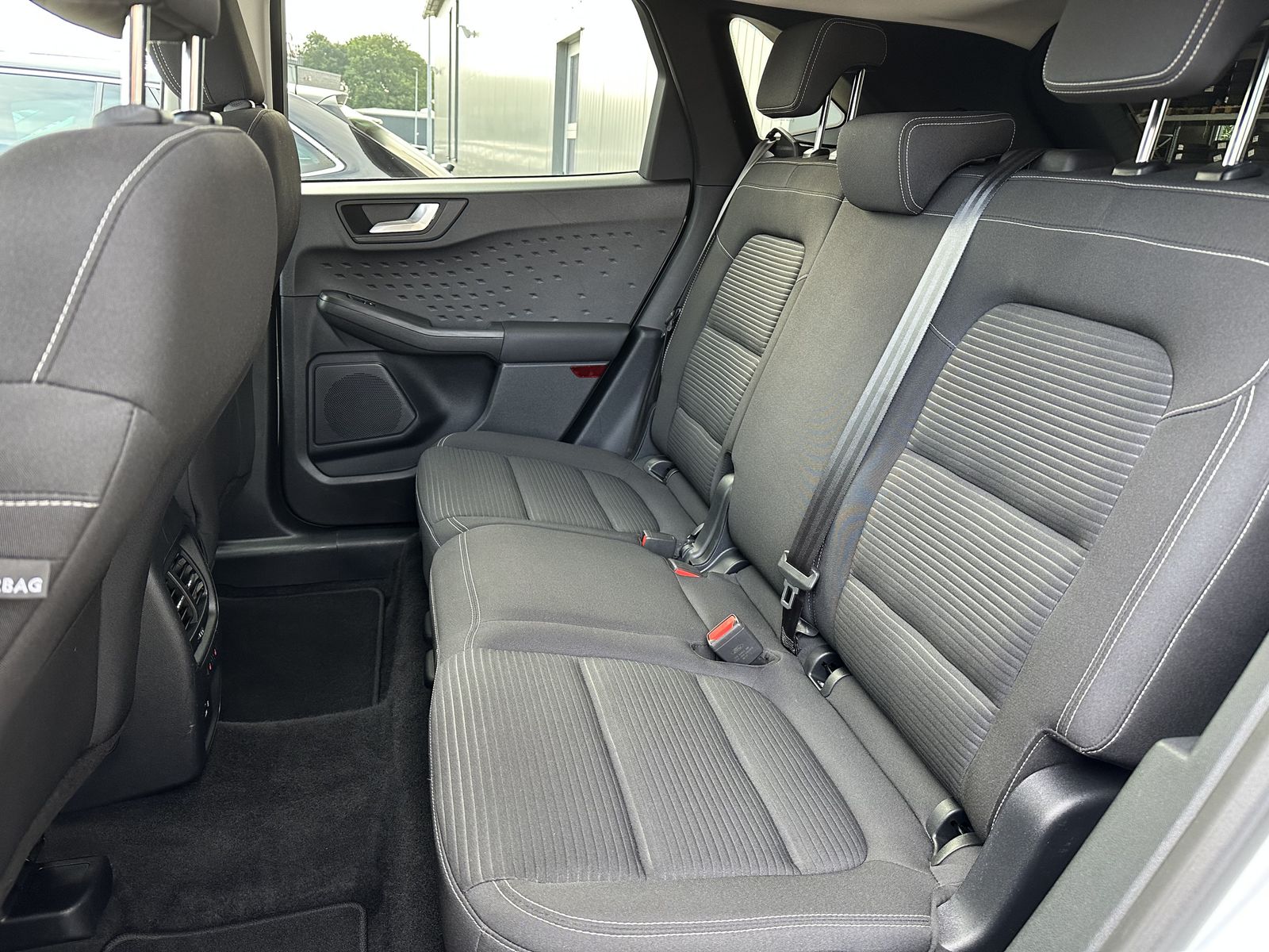Fahrzeugabbildung Ford Kuga 2.0 EB 4x4 Titanium Aut. NAV+LED+PANO+TEMPO