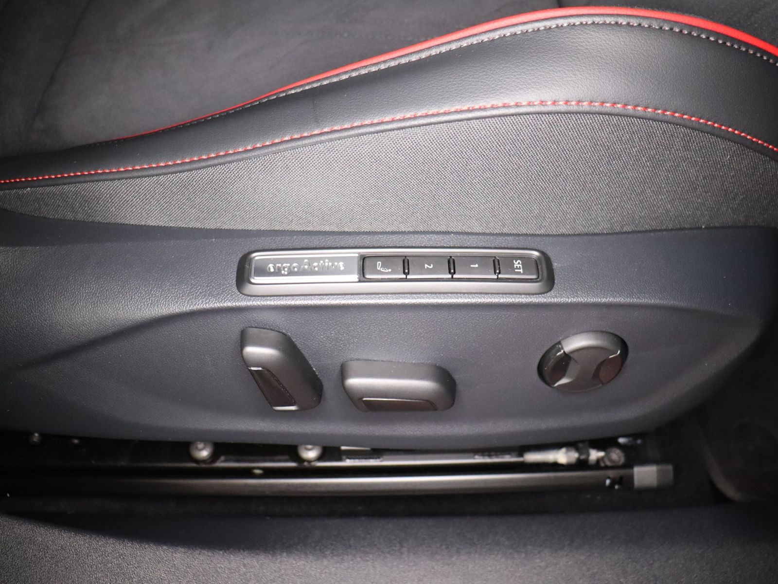Volkswagen ID.7 GTX 250 86 484,-ohne AHK Pano H&K foto 12