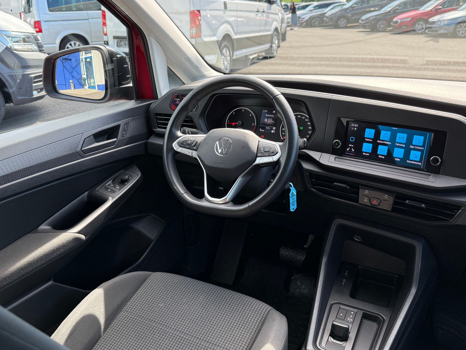 Fahrzeugabbildung Volkswagen Caddy California Maxi DSG ACC AHK LED Kam Sthz