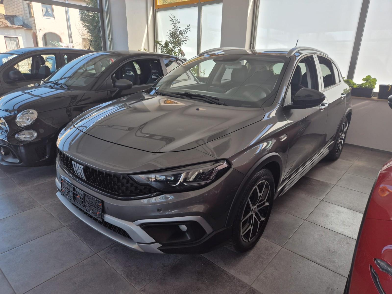 Fiat Tipo Cross grau metallic