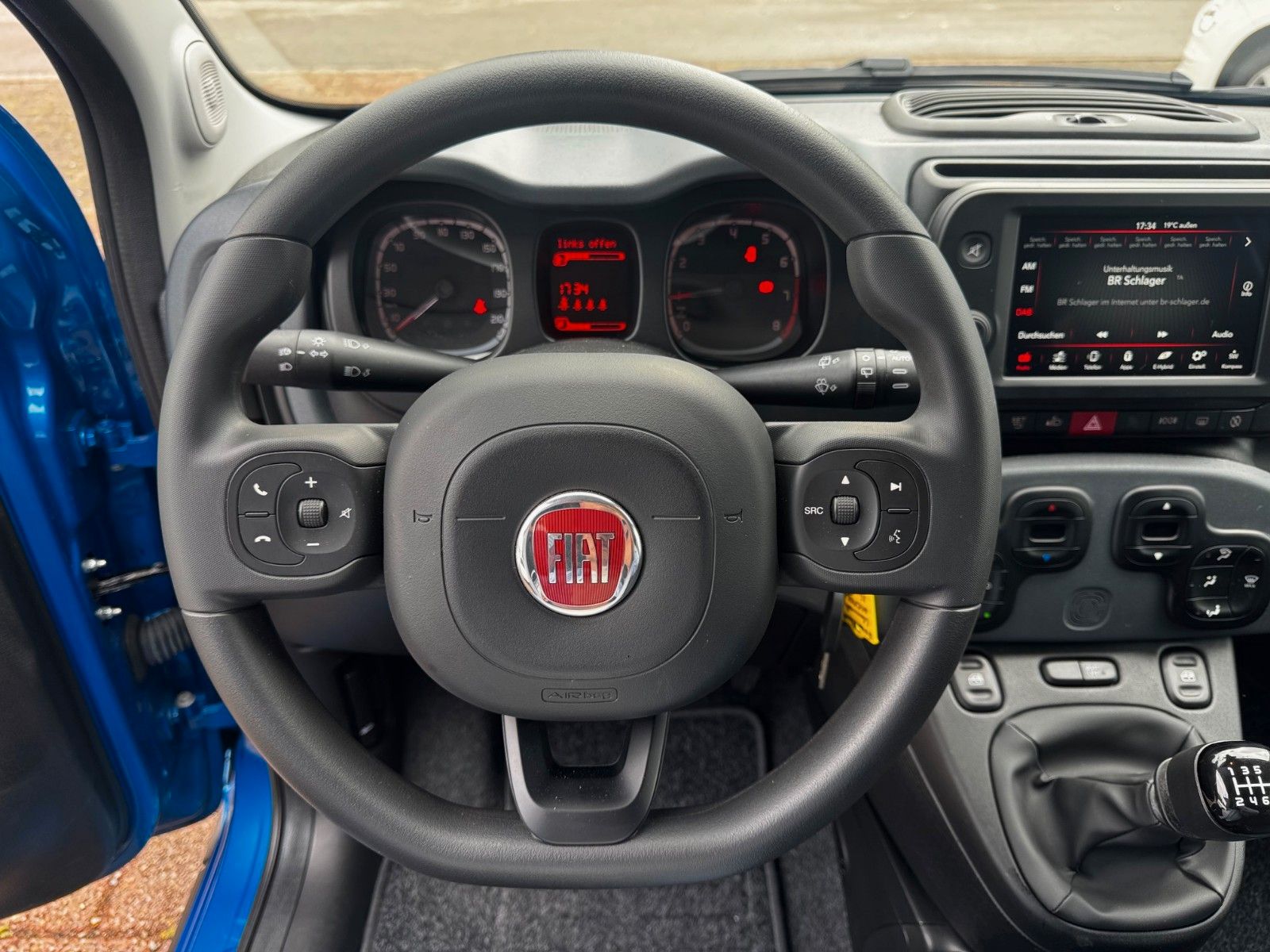 Fahrzeugabbildung Fiat Panda MY23 CROSS 1.0 GSE CARPLAY KLIMA