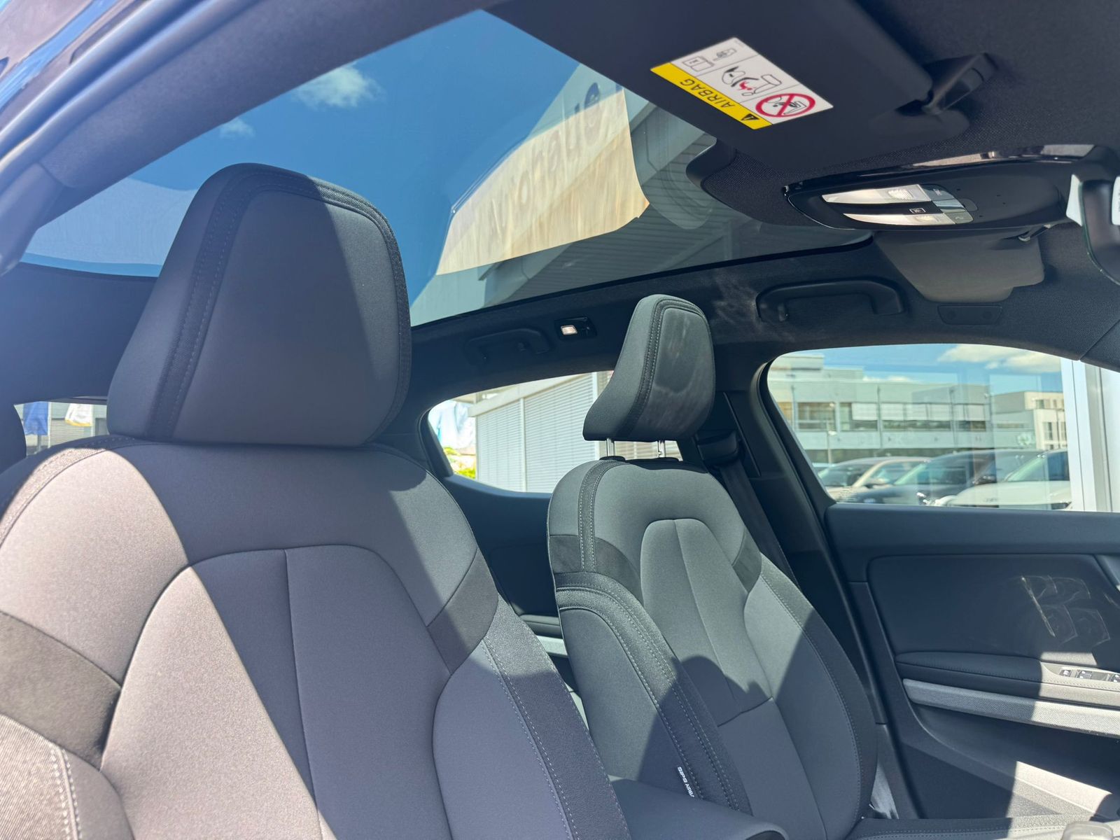 Fahrzeugabbildung Polestar 2 Long Range SM PANO+LED+SHZ+H&K+ACC+360°+WP+19"