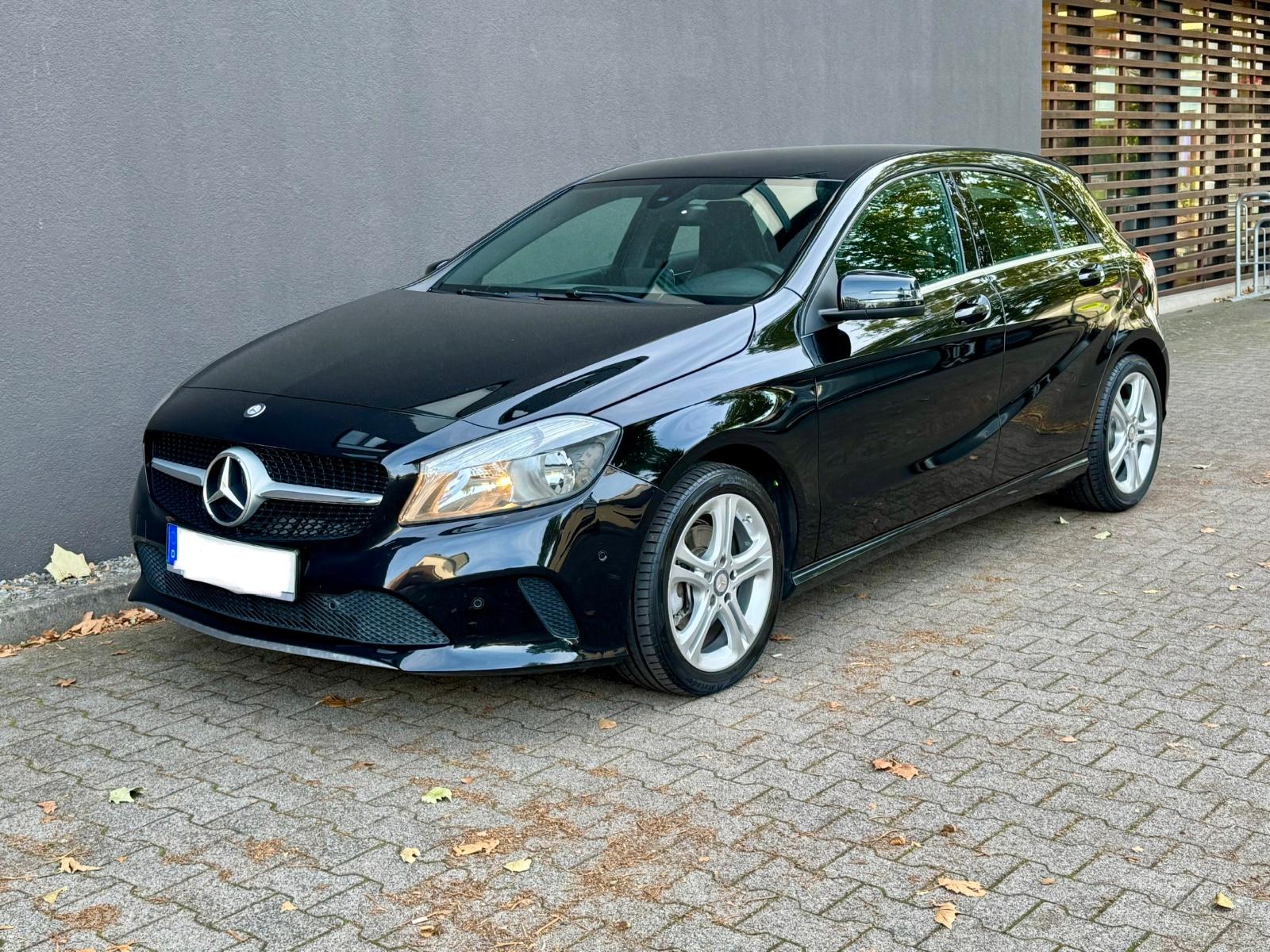 Mercedes-Benz A 180 Urban BlueEfficiency Navi PTS