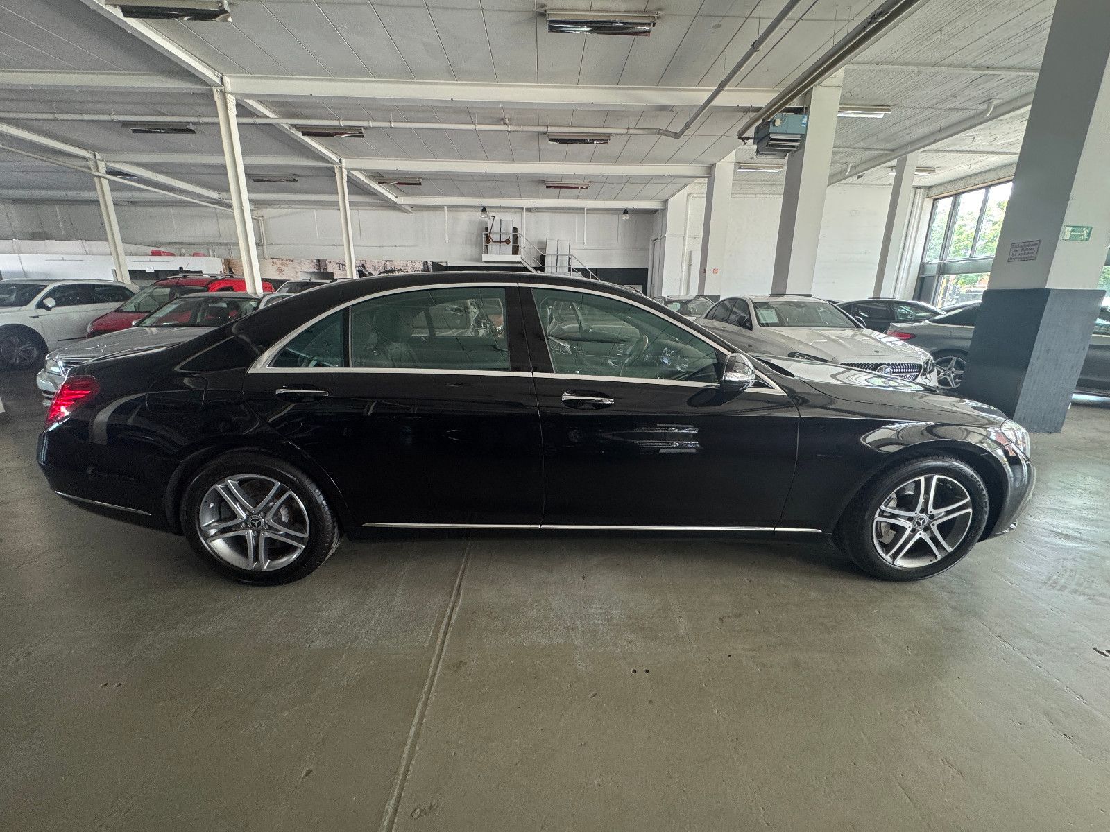 Fahrzeugabbildung Mercedes-Benz S 500 4MATIC LANG PANORAMA BURMESTER 4XSITZKLIMA