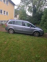 Opel Hallo auto ist gut Zustand - Opel Zafira aus 2007 mit Diesel-Antrieb