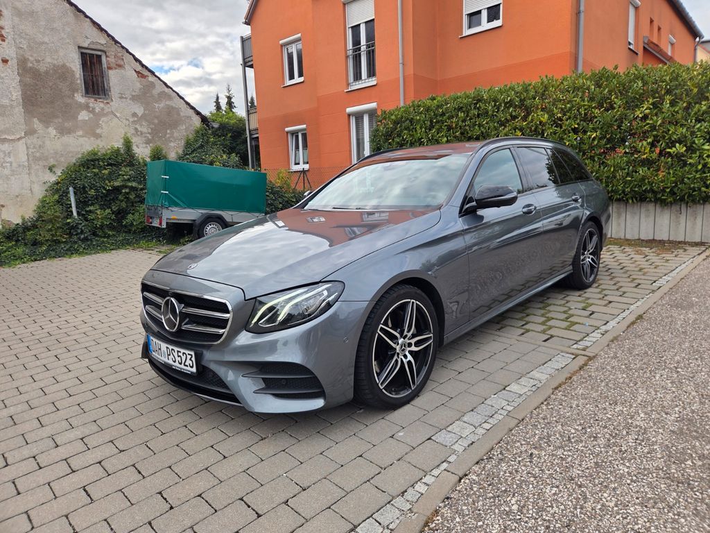 Image of Mercedes-Benz E 220