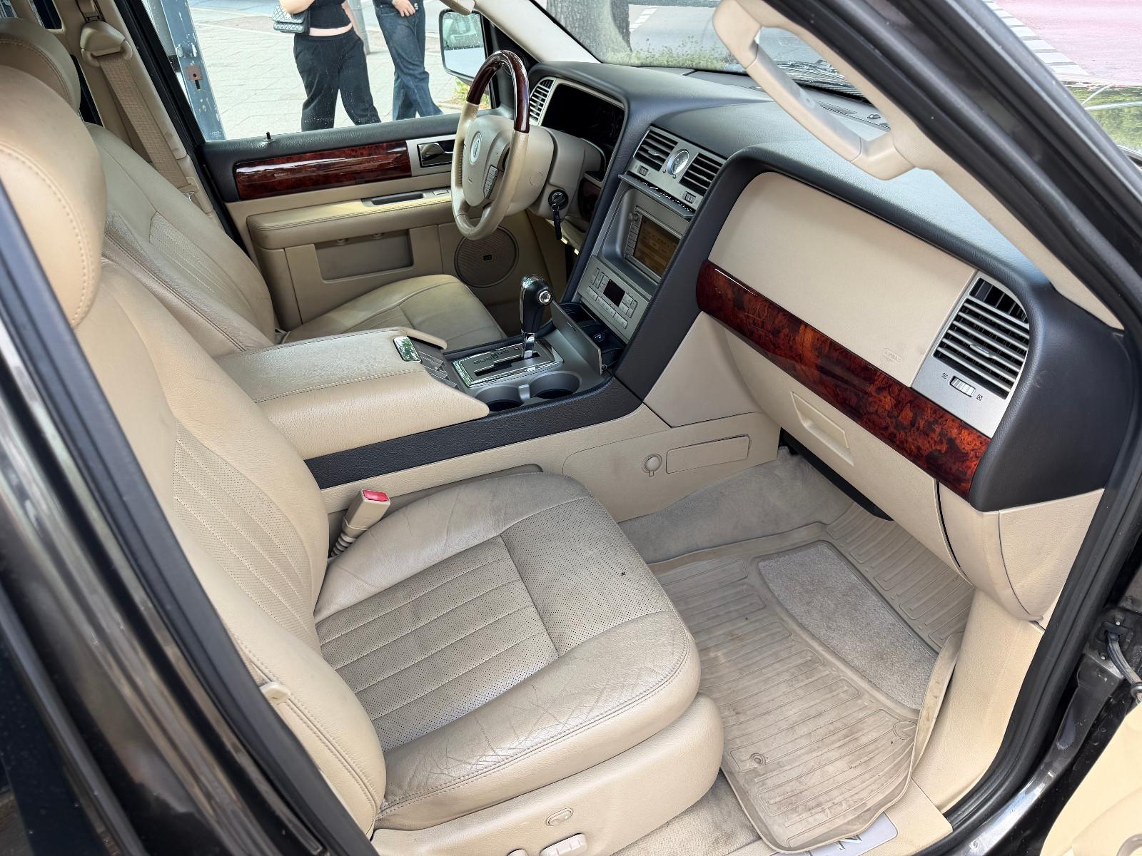 Lincoln NAVIGATOR 5,4L V8 4x4*AUT.*LEDER*EGSD*7-SITZE*