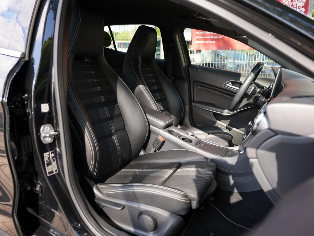 Mercedes-Benz GLA 220