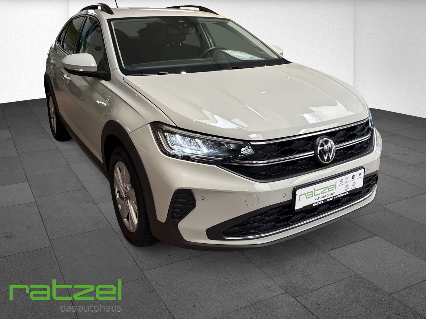 Fahrzeugabbildung Volkswagen Taigo Life 1.0 TSI Digitales Cockpit LED DAB SHZ