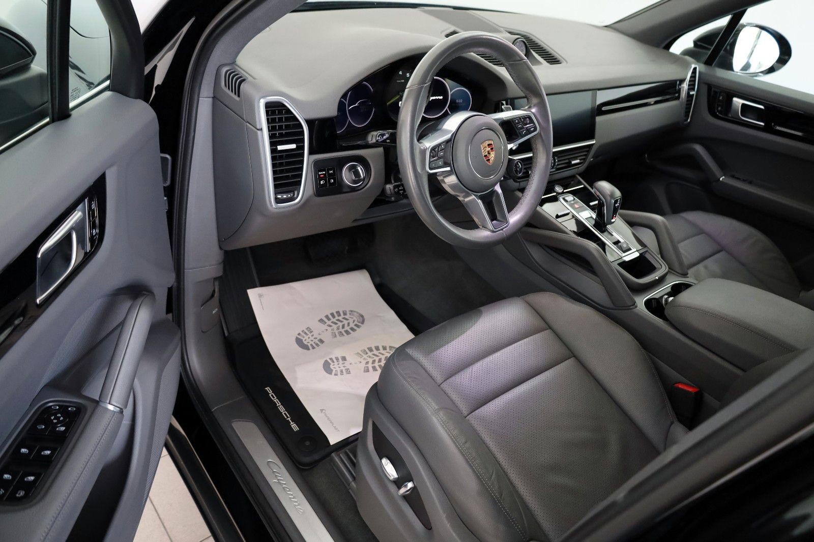 Fahrzeugabbildung Porsche Cayenne E-Hybrid,Leder,Navi,LED,SH,360Kame SR+WR