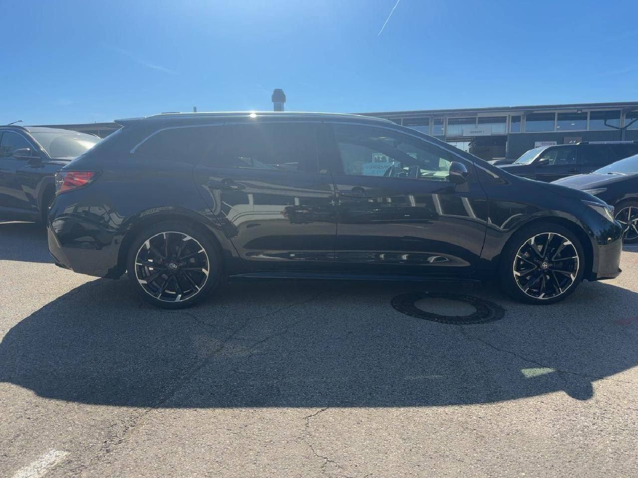 Fahrzeugabbildung Toyota Corolla TS 2,0 Hybrid GR Sport Black Edt.*Pano*