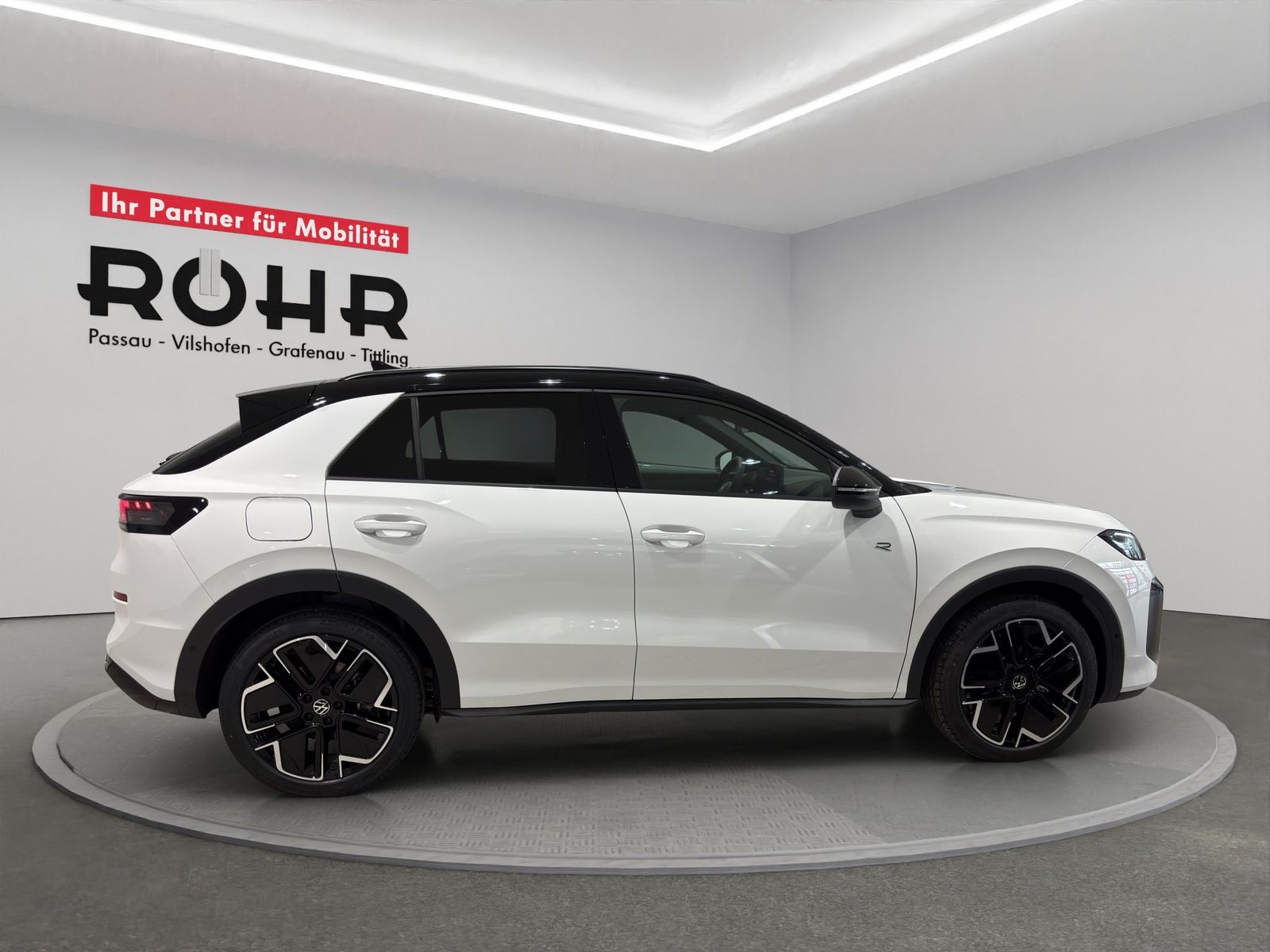 Volkswagen T-Roc R-Line 1.5 eTSI Black 360 ACC HUD Kam foto 4